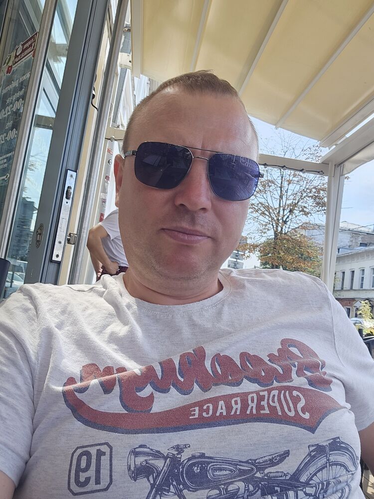  52799698  Dimas, 42 ,    