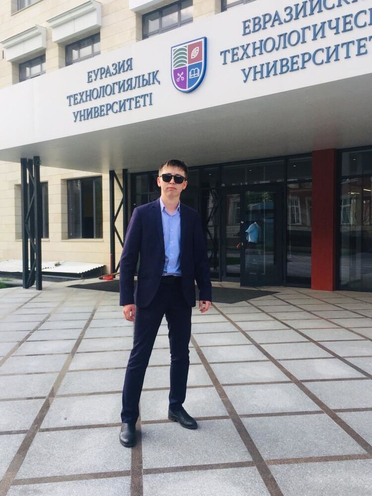  18785788  , 28 ,    -