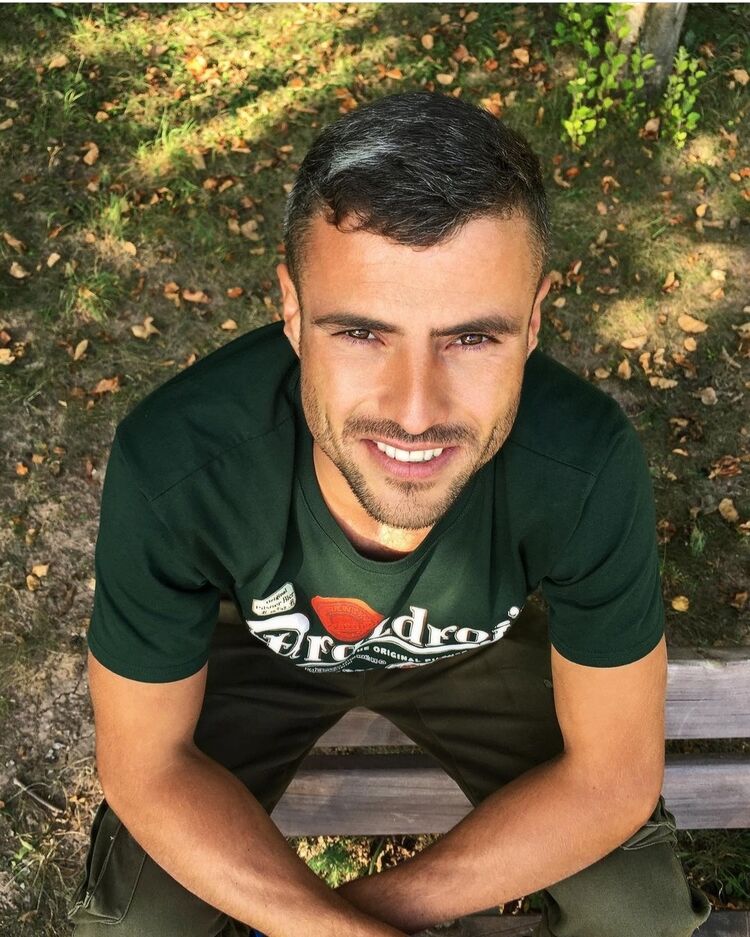  41452088  , 33 ,    Kurim
