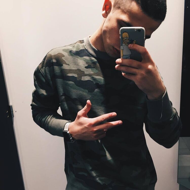  37090388  Andrey, 22 ,    