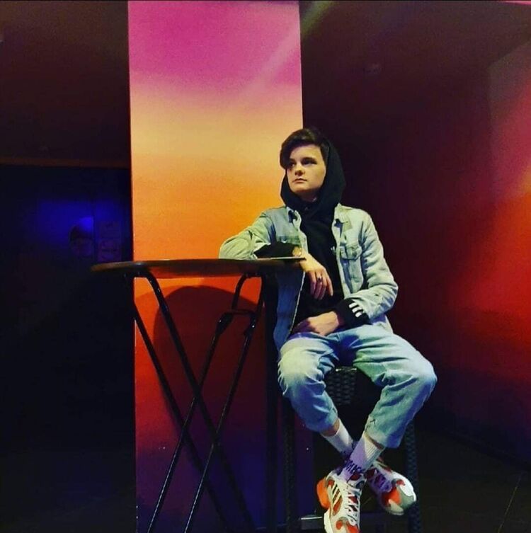  23811038  , 22 ,    -