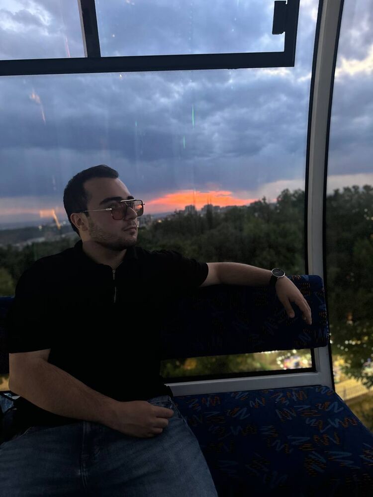  ,   Vaghinak, 23 ,   ,   