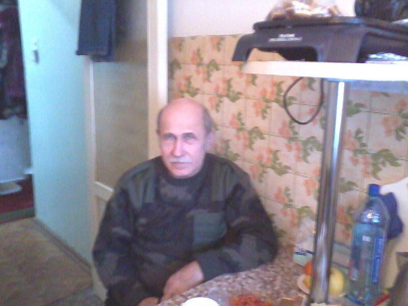  12939418  Anatoliy, 73 ,    