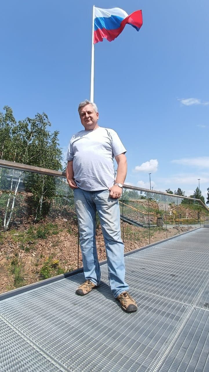  44713718  Sergej, 56 ,    