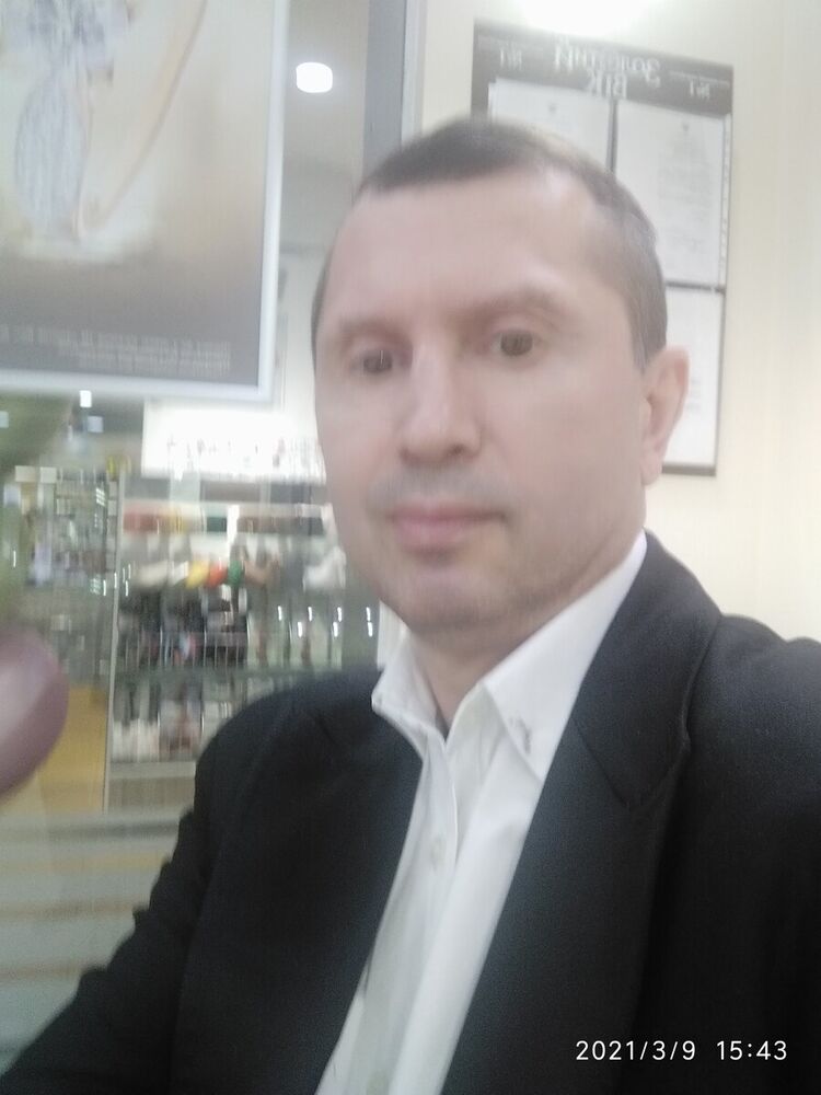  22441208  Viktor, 45 ,    