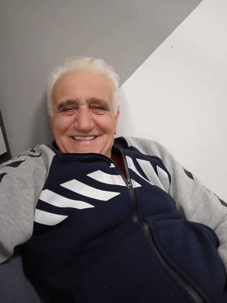  48194678  Nizam, 62 ,    