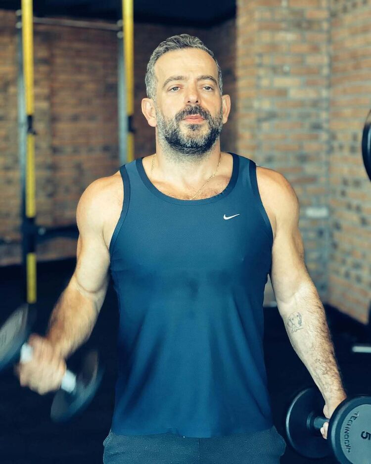  48758628  , 35 ,    