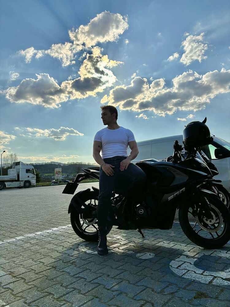  42622178  Mert, 25 ,    Alanya