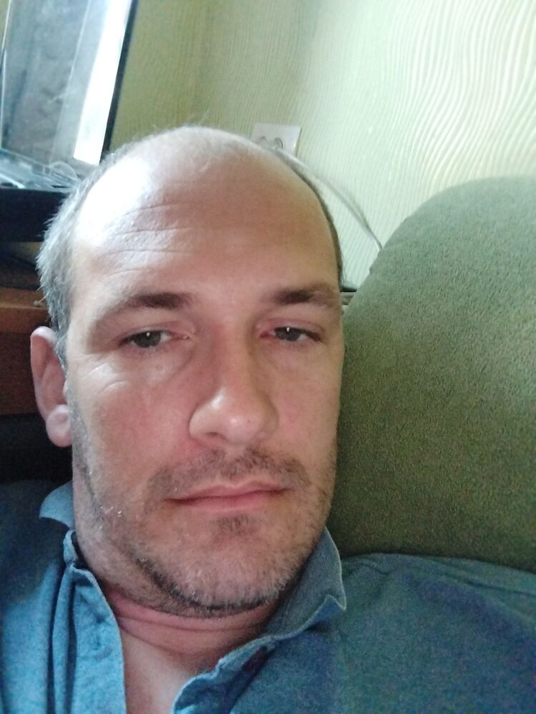  42668278  Artem, 38 ,    
