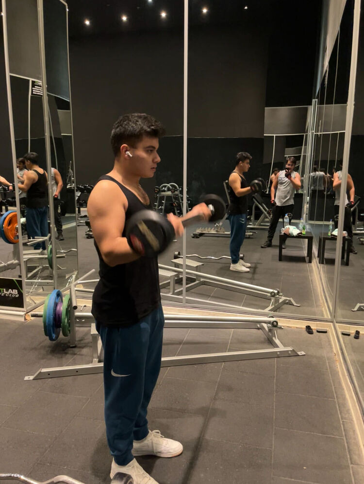 ���� 40809318 ����� Ali Eren, 22 ����, ���� ���������� � ������