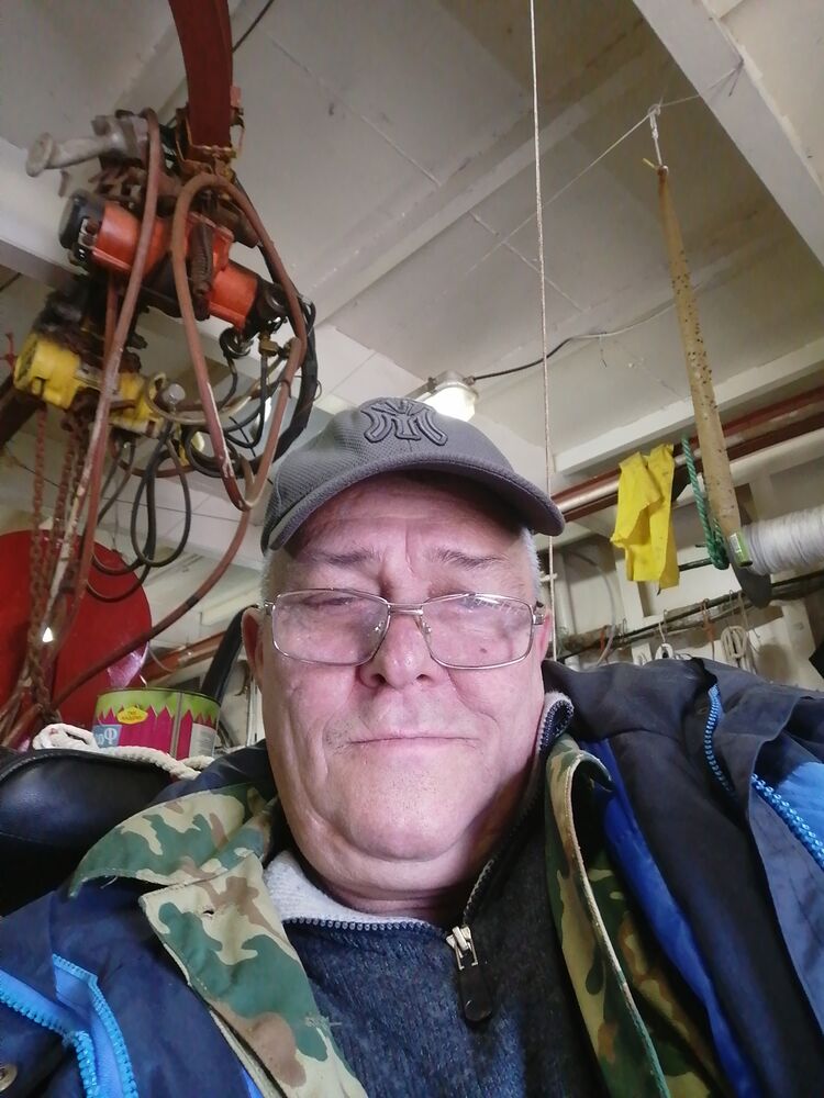  30304268  , 64 ,    