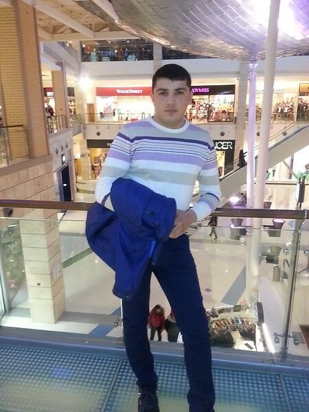 4185568  Anton, 38 ,    
