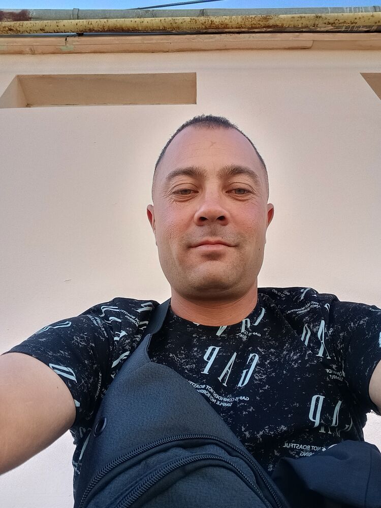  46964518  , 37 ,    