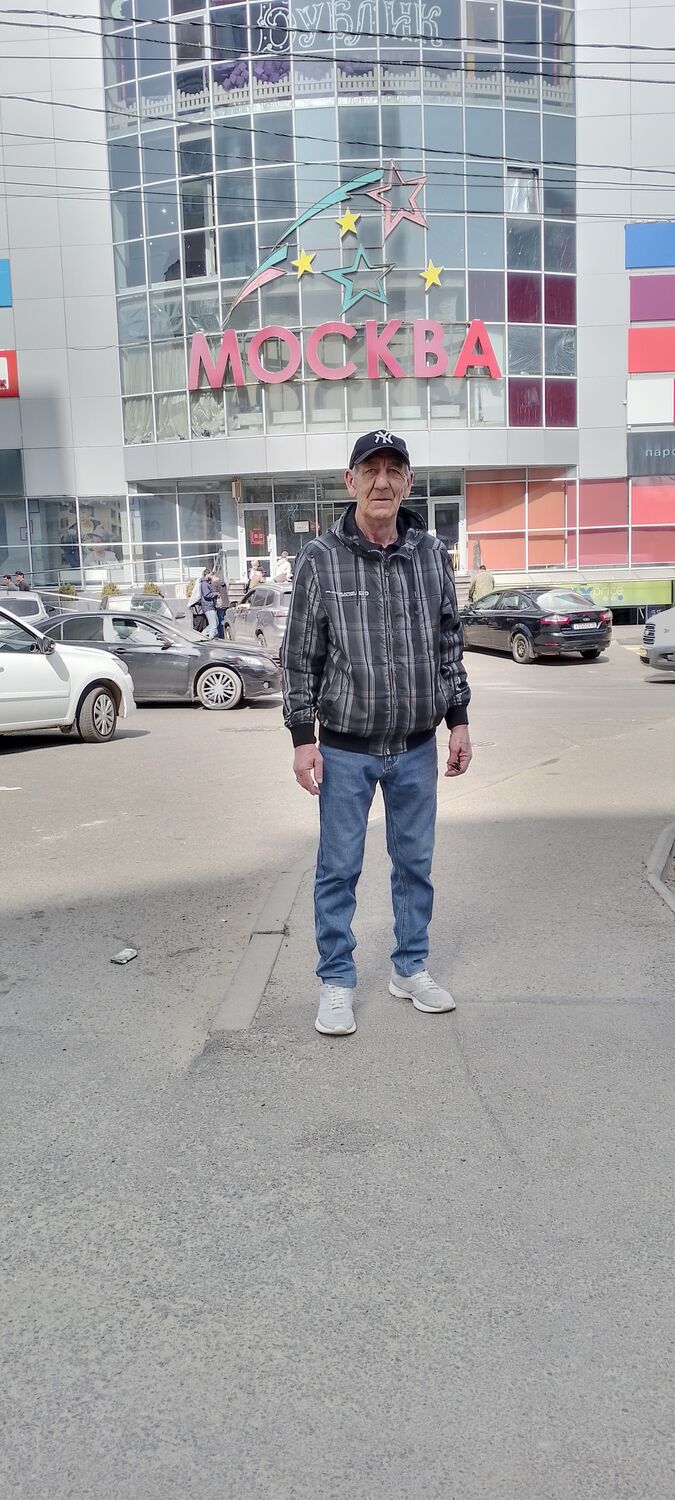  49319098  Viktor, 67 ,    