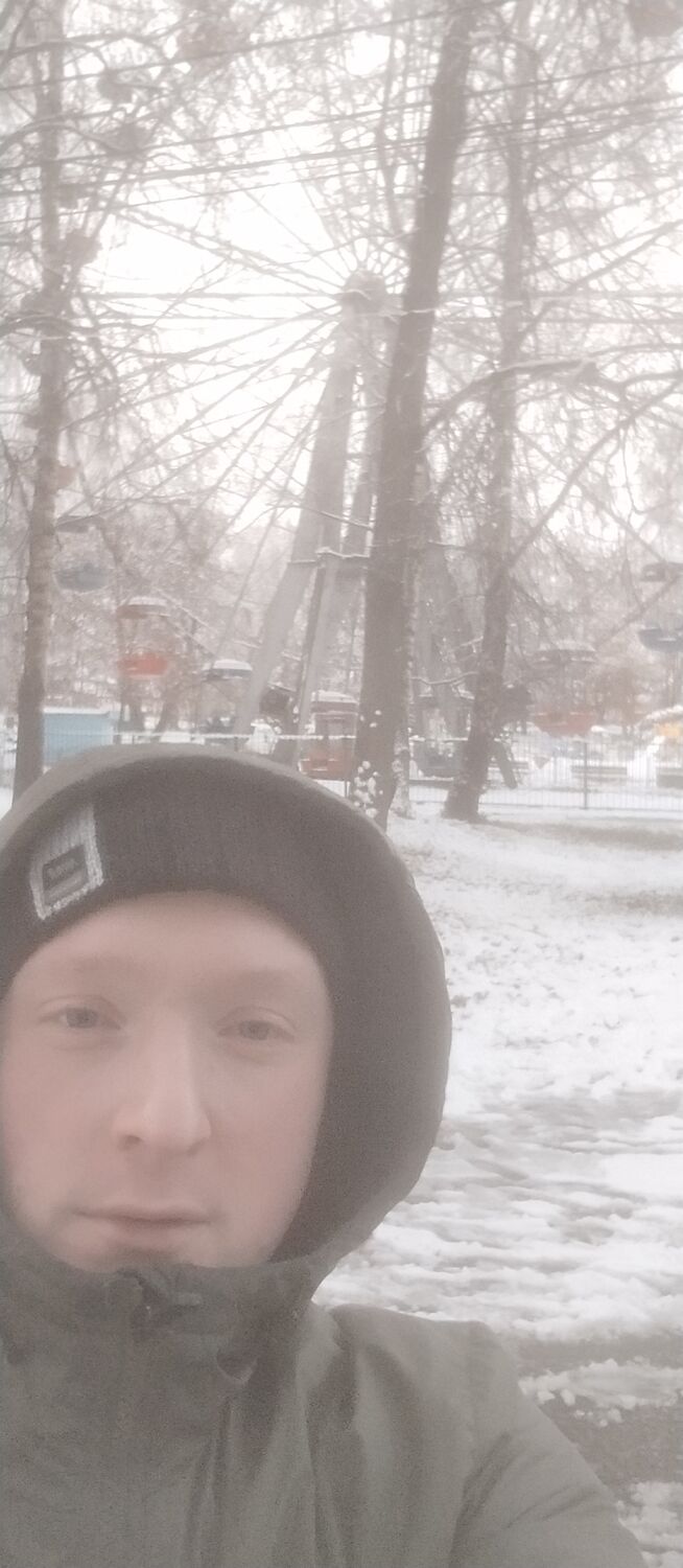  54538598  Ivan, 31 ,    