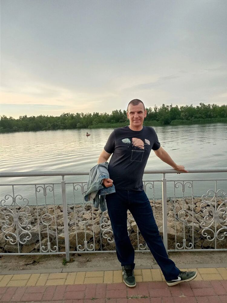  54333398  Anton, 40 ,    