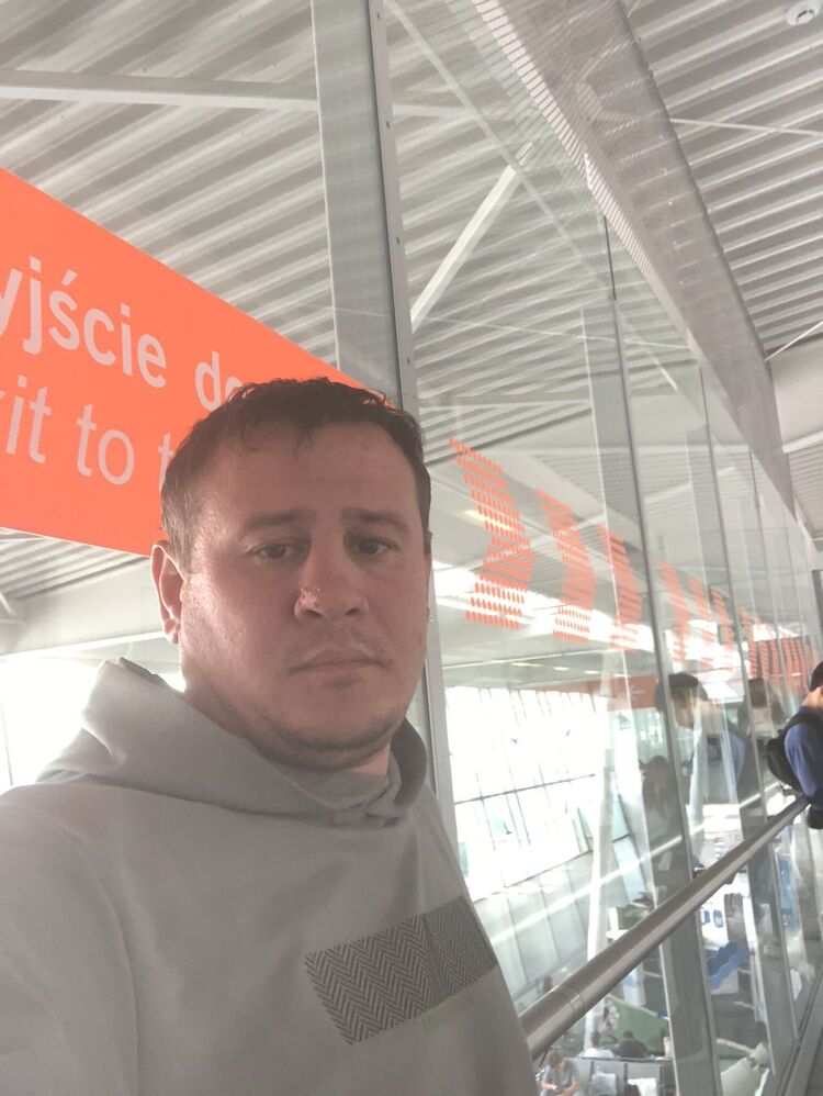  ,   Denis, 40 ,   