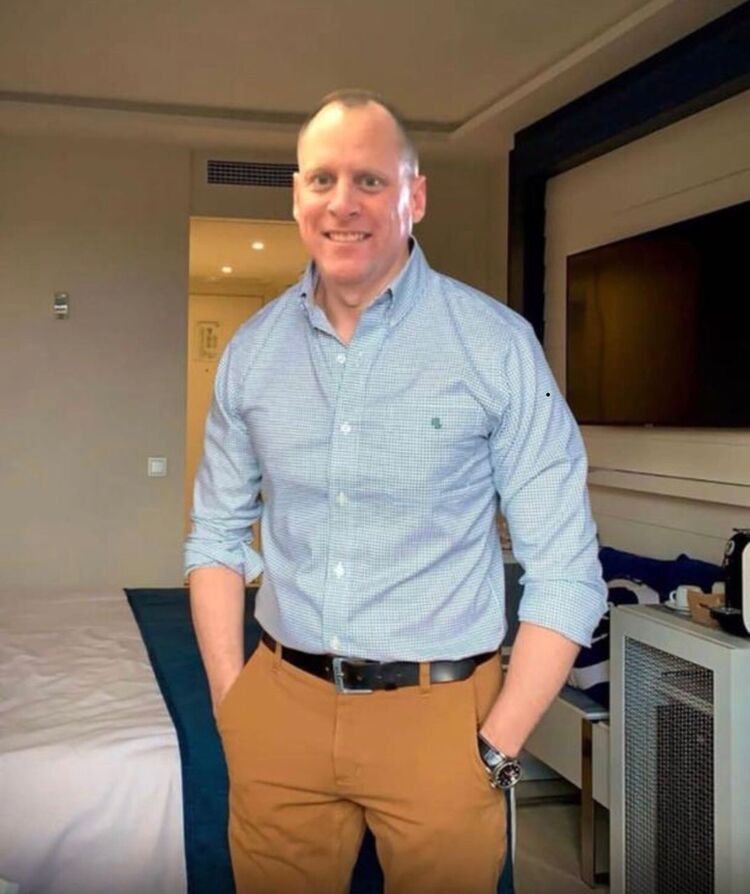  44635188  Daniel, 58 ,    