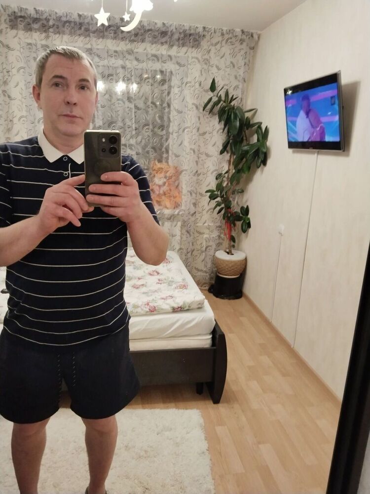  42458258  , 46 ,    