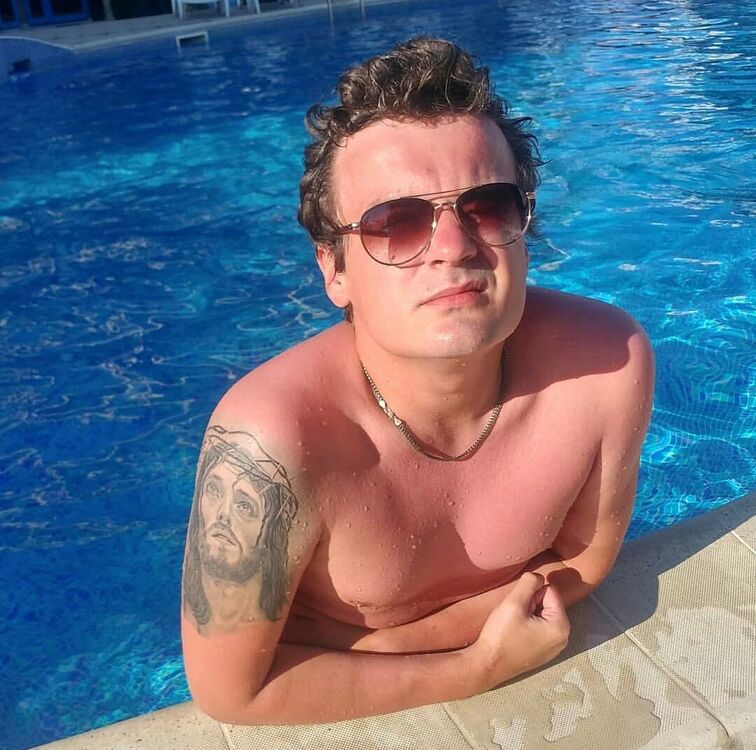  ,   Vladimir, 32 ,  