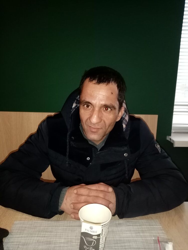  19599298  Saeid, 46 ,    
