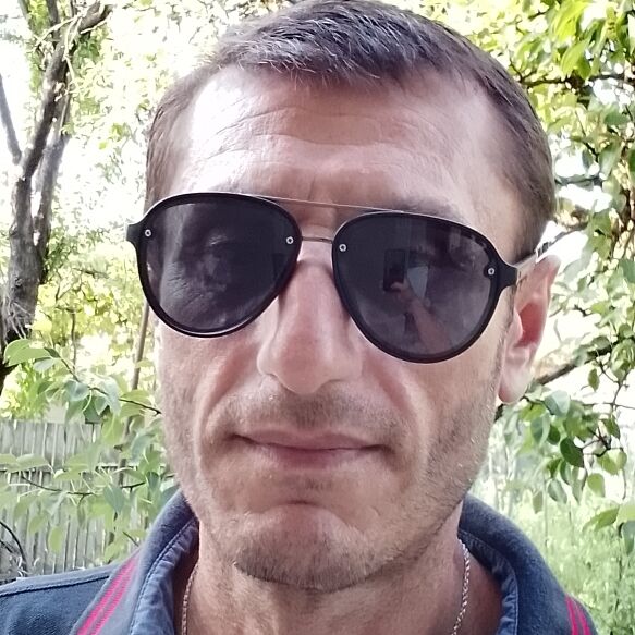  ,   Nikoloz, 47 ,   ,   