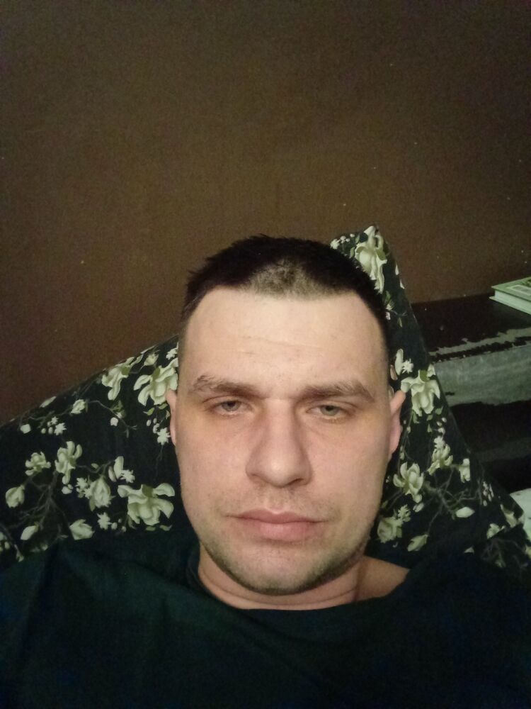  40211048  , 24 ,     
