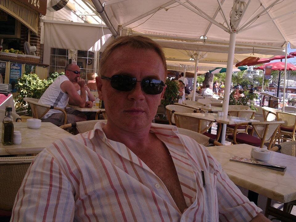  18702008  Dmitry, 57 ,    