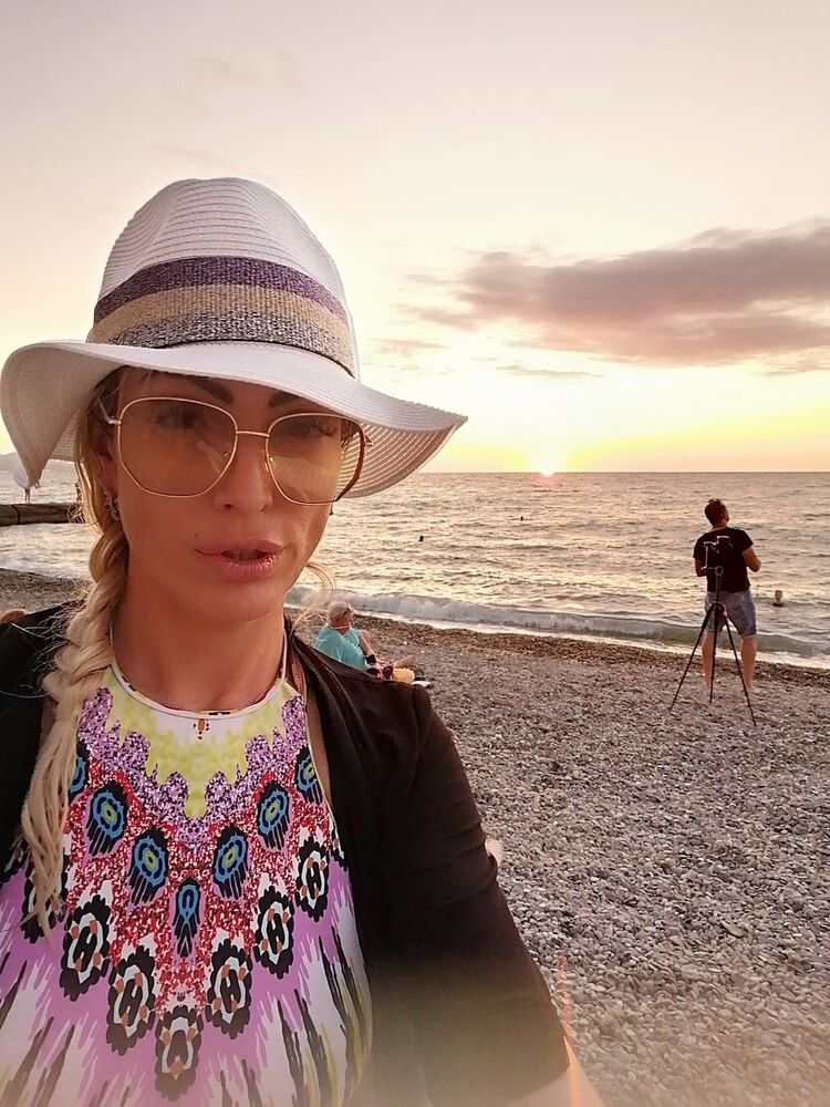  18362638  Irina, 44 ,    