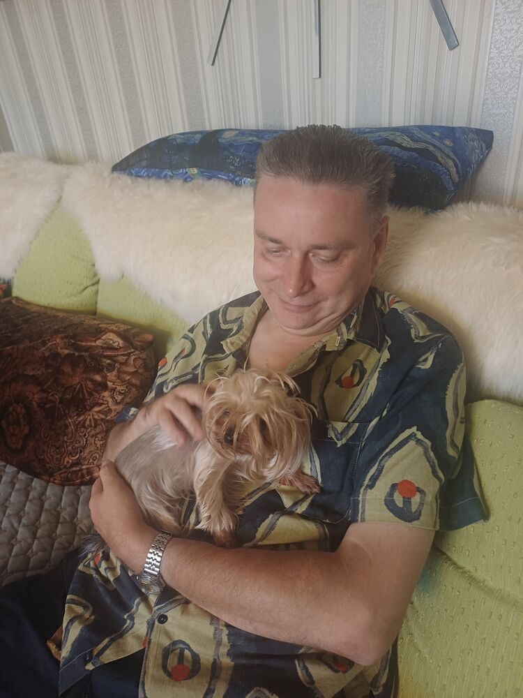  54577748  Vlad, 54 ,    