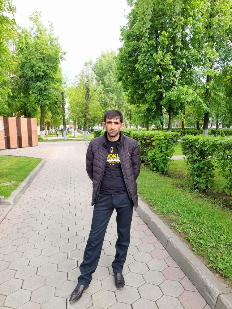 ,   Artur, 39 ,   ,   