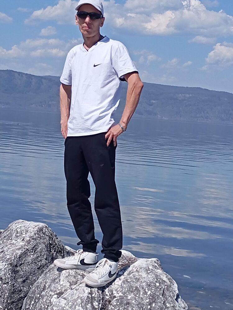  53453038  Sergei, 43 ,    