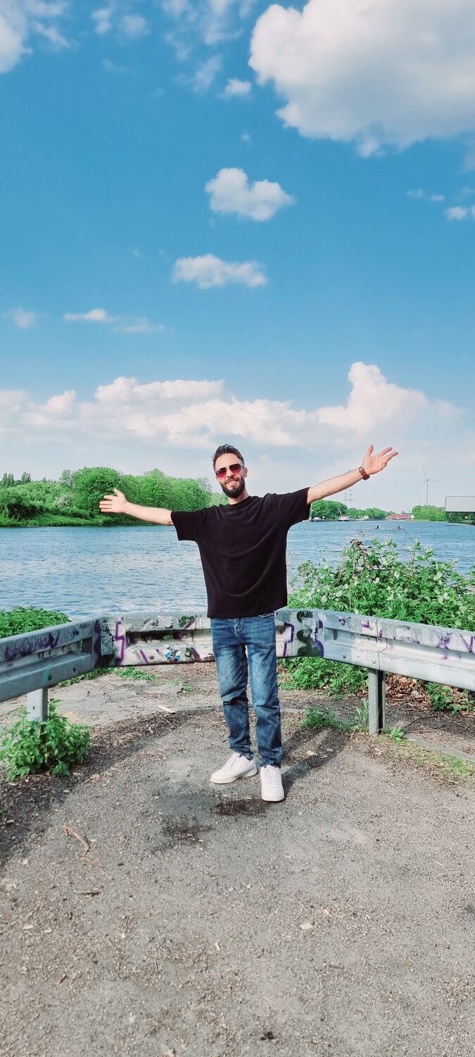  51928778  Mohamad, 35 ,    Herne