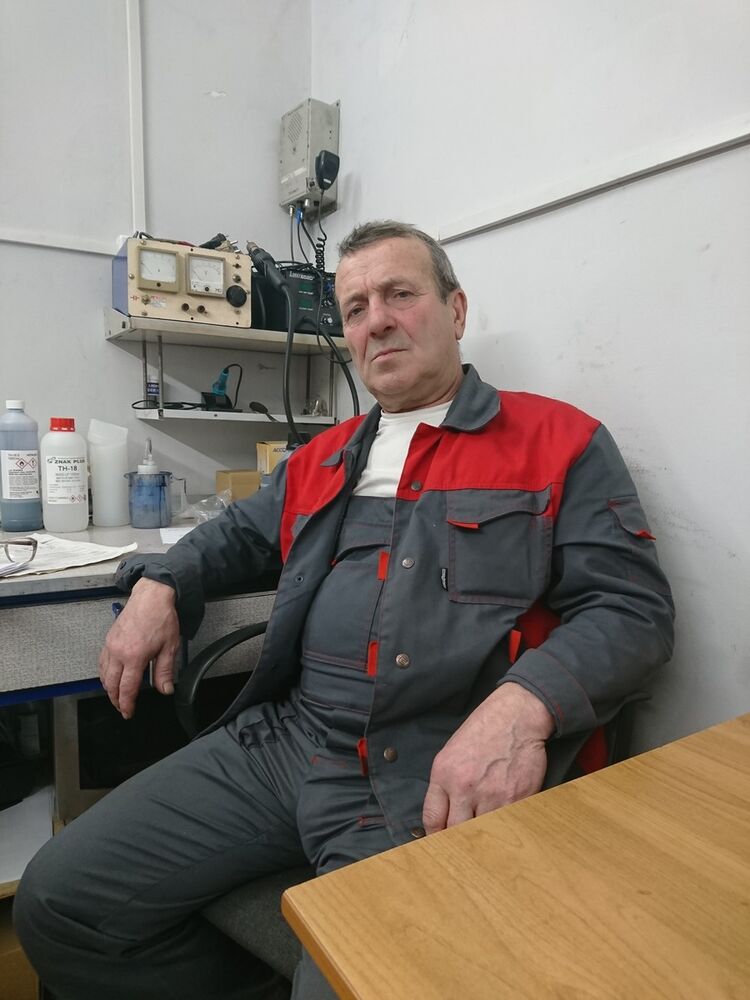  16156978  Valery, 68 ,    