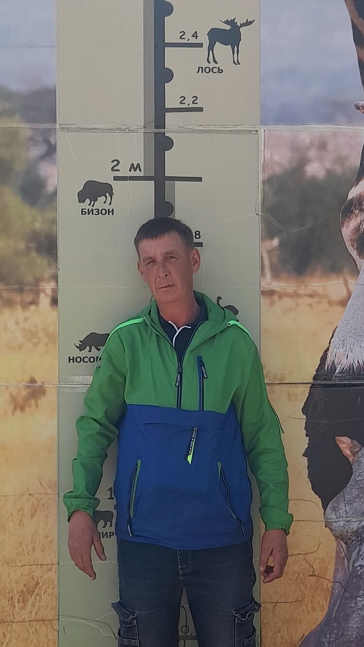  43744928  Vyacheslav, 52 ,    