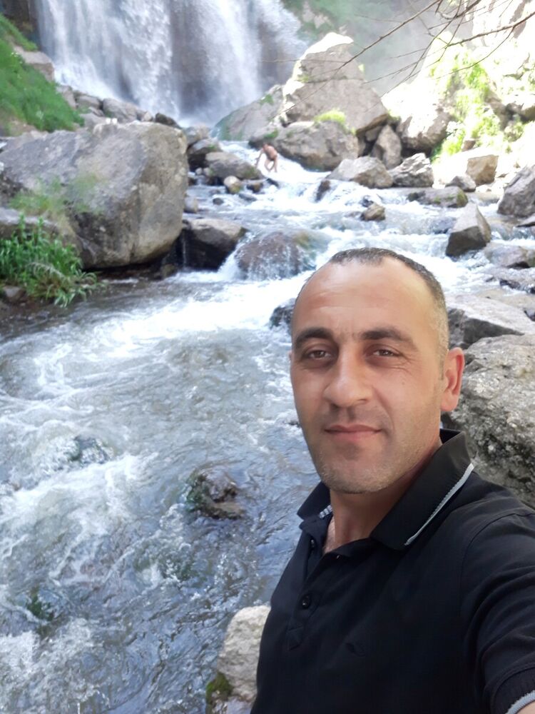  20235848  Armen, 40 ,    
