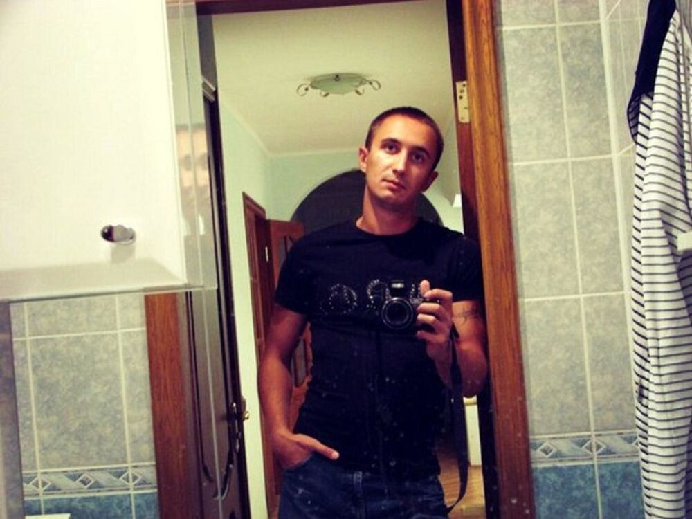  ,   Artem, 41 ,   ,   , c 