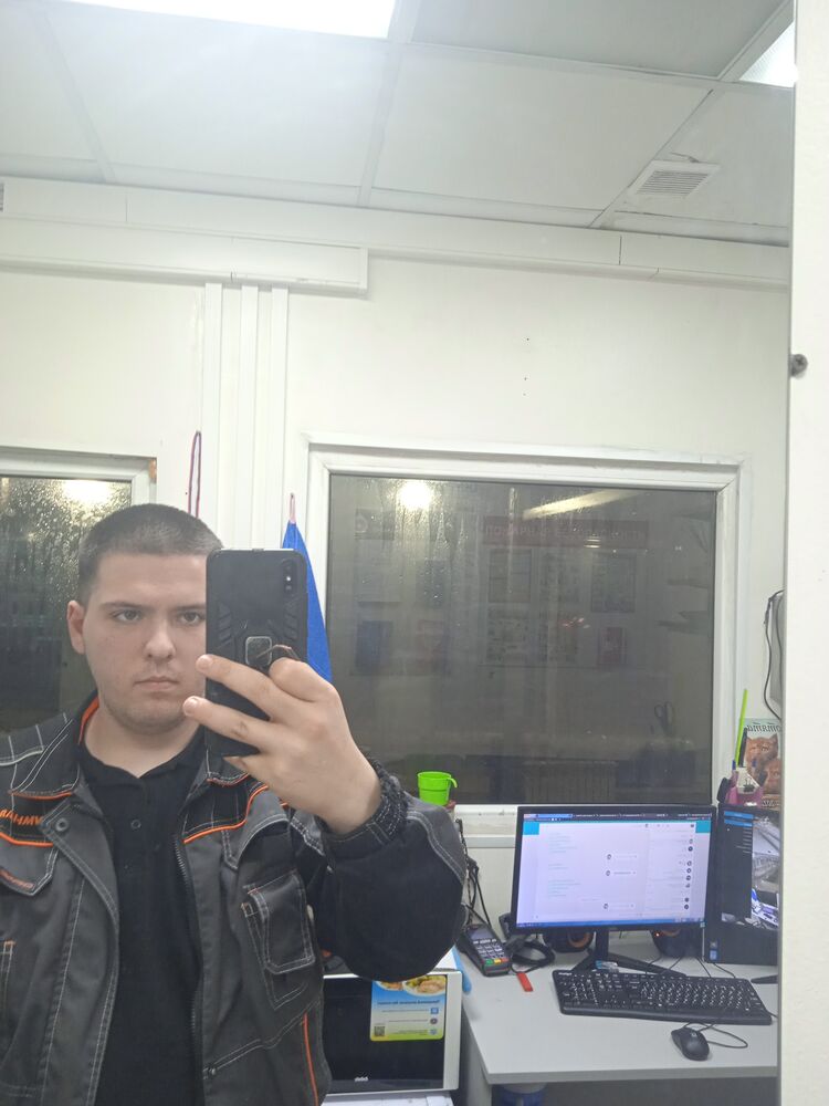  30729648  Vlad, 22 ,    