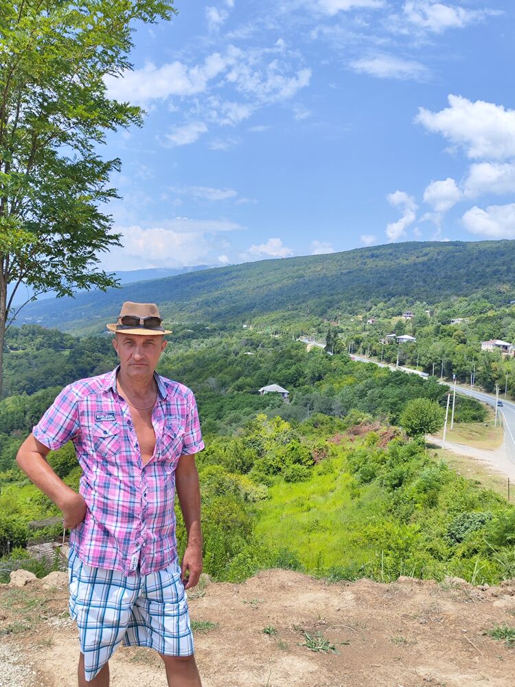  ,   Oleg, 51 ,   ,   