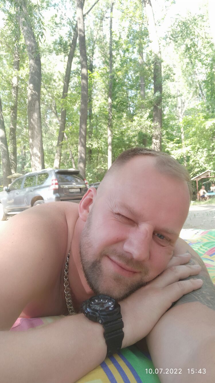  41753568  Alex, 42 ,    