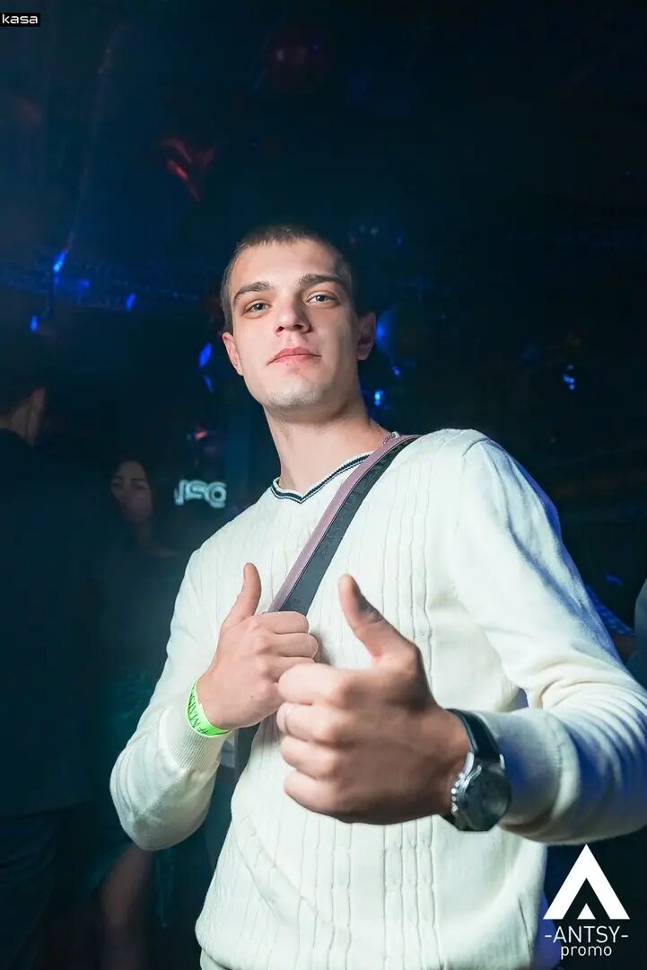  ,   Anton, 29 ,   c 