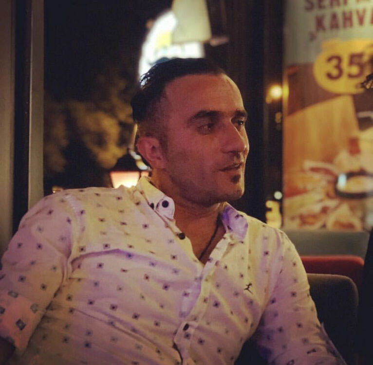  ,   Hakan, 37 ,   ,   