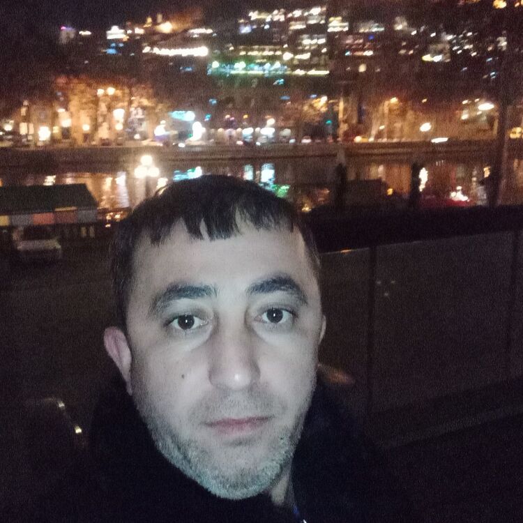  18663658  Sari, 39 ,    