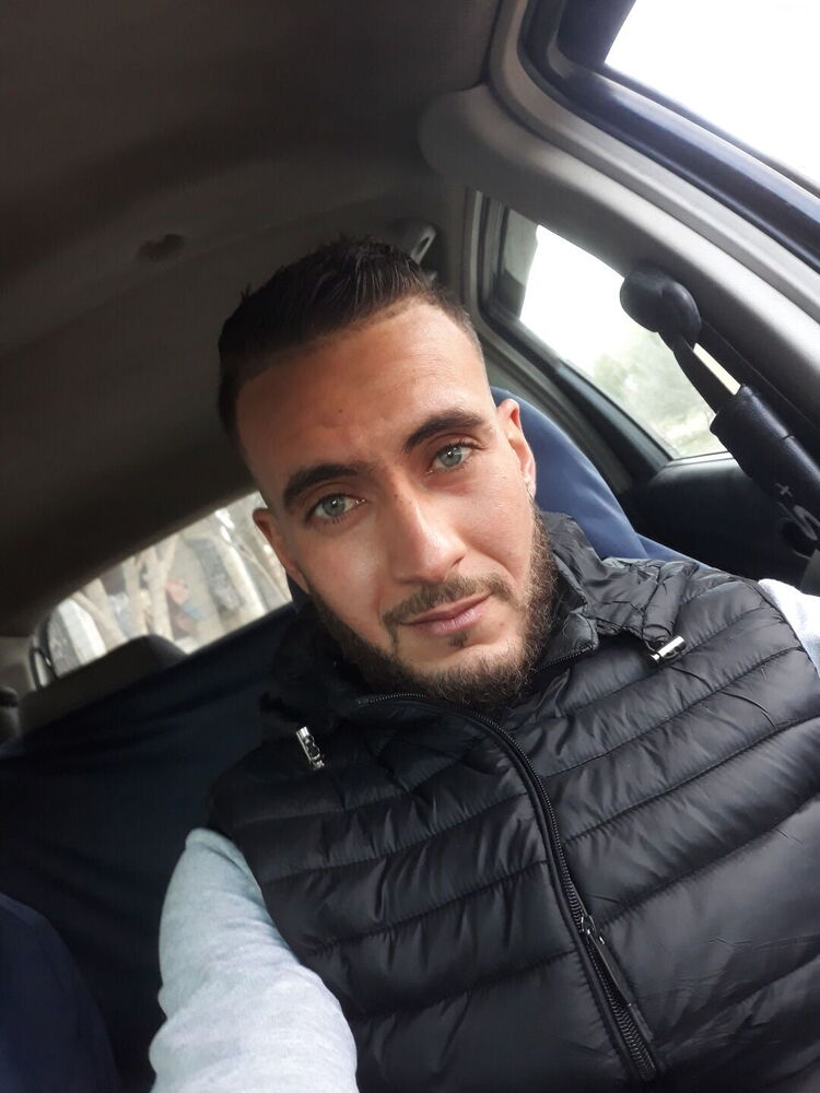  41057928  Salim, 28 ,    Algiers