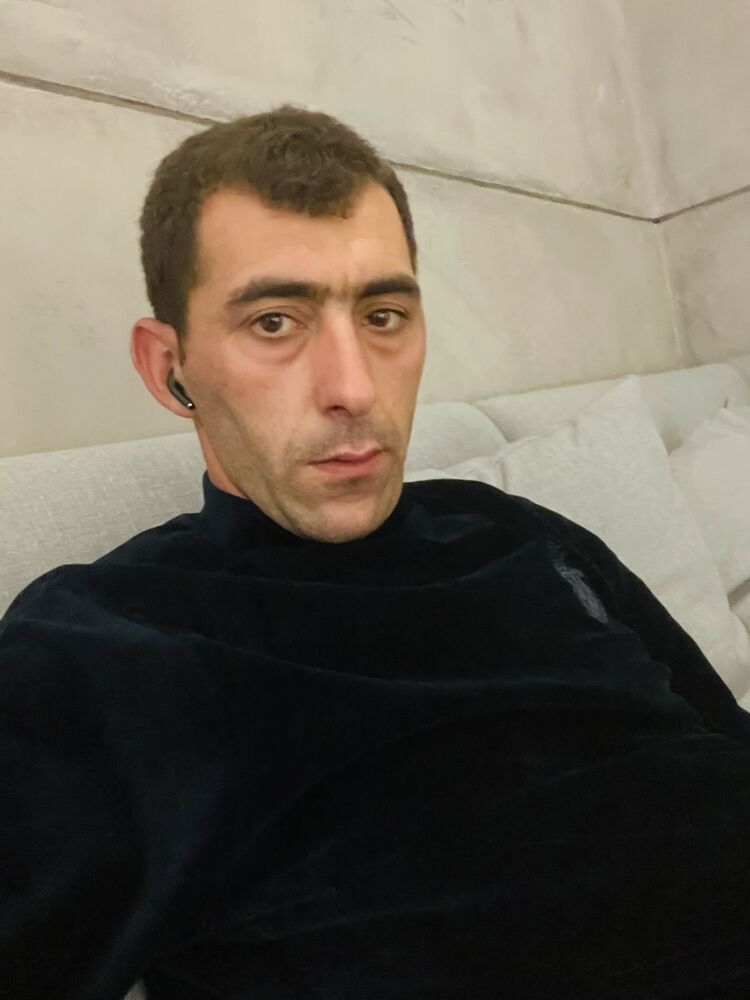  35053538  Gevorg, 29 ,    