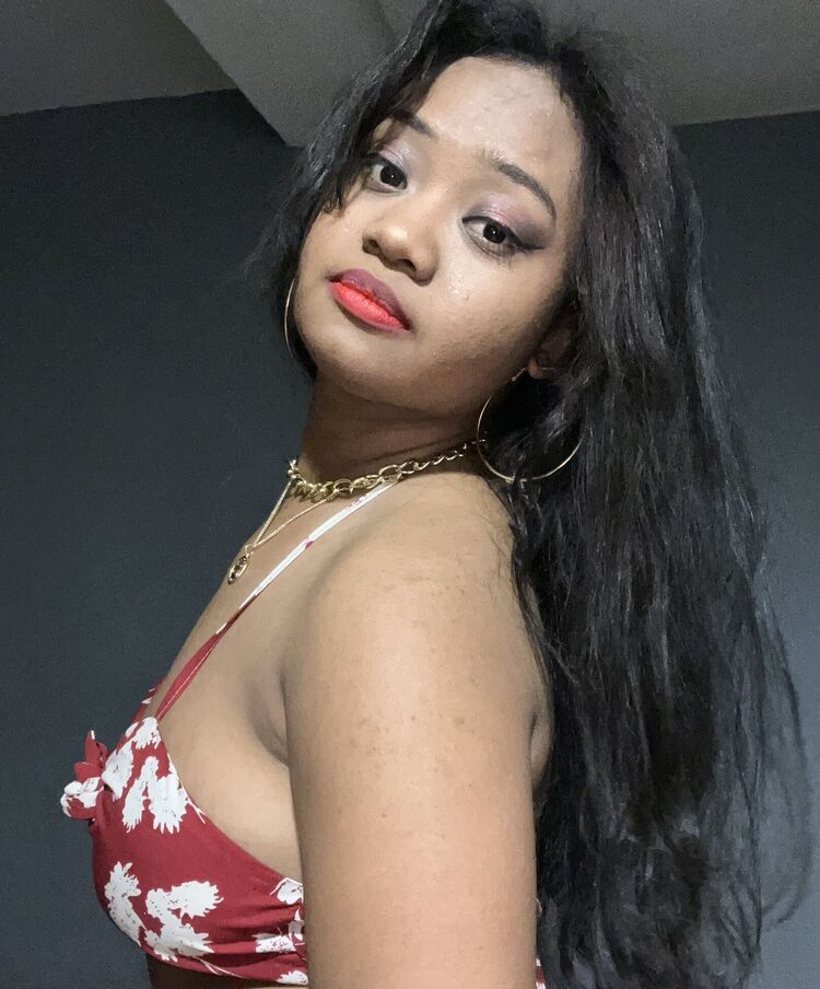  32311368  Tiffanie, 25 ,    Le Relecq-Kerhuon