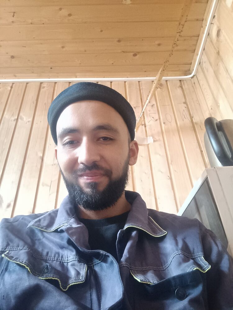  37849858  Parviz, 26 ,    