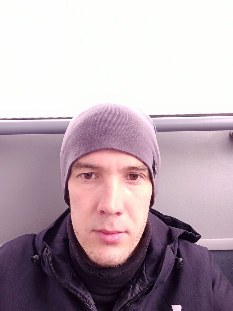  33639318  Ruslan, 37 ,    