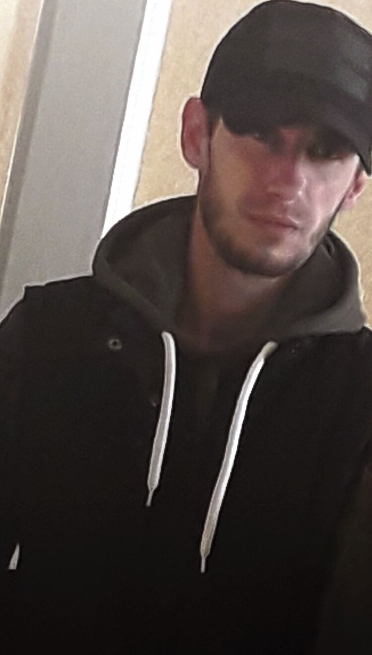  31611758  Damon, 30 ,    