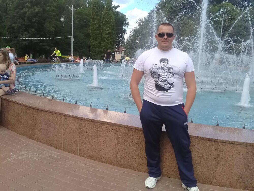  10822908  PAVEL, 42 ,    